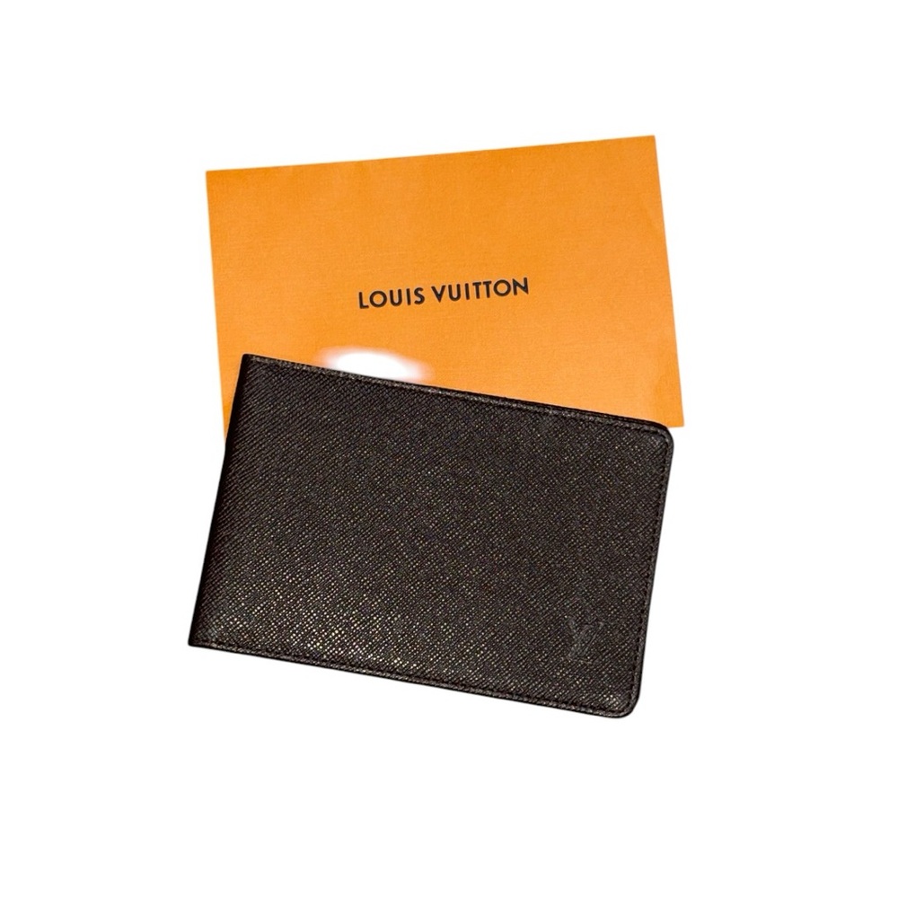 LV Cardholder
